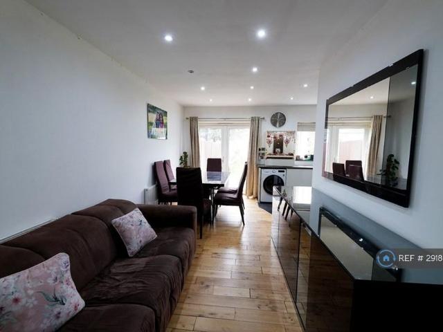 House for rent in Staines, Surrey