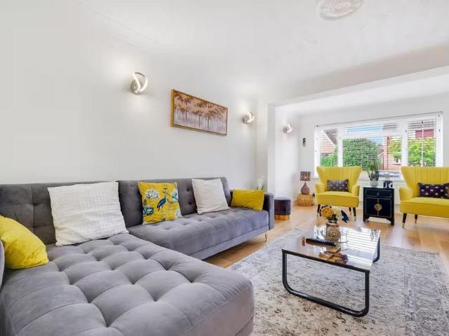 House for rent in Little Sandhurst