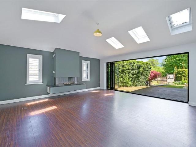 House for rent in Eton