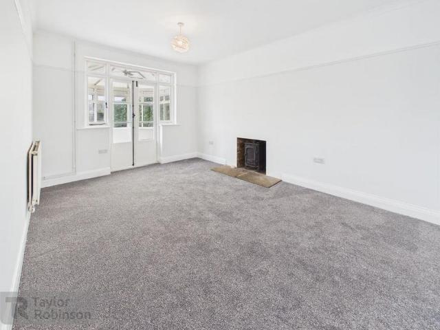 House for rent in Three Bridges, Glynde
