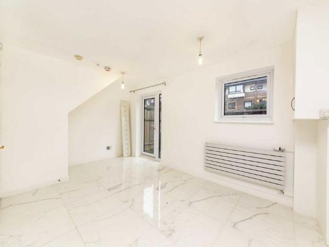 House for rent in Isle Of Dogs, Greater London