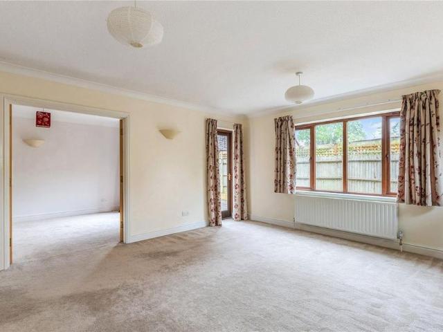 House for rent in Fole, Surrey