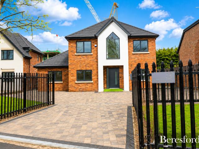 House for rent in Ardleigh Green, Greater London