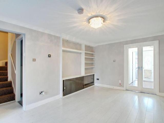 House for rent in Eton
