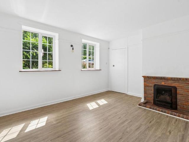 House for rent in Ashlyns Estate, Pouchen End