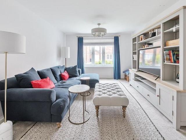 House for rent in Fole, Surrey