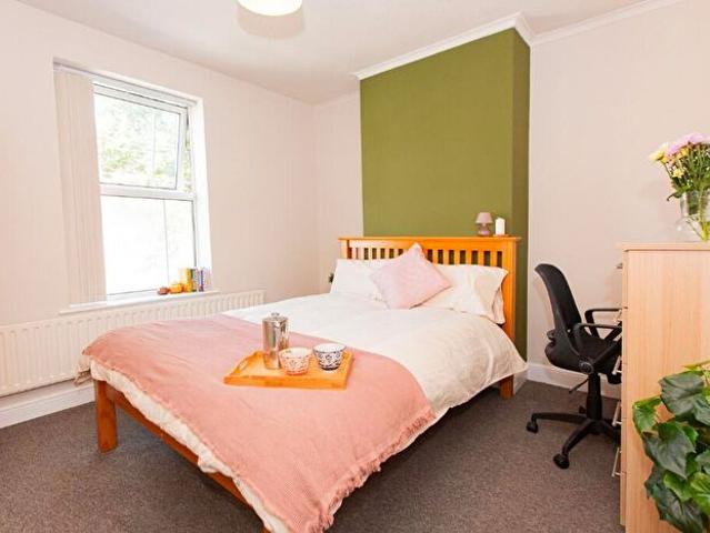 Apartment for rent in Compton Acres, Barton In Fabis