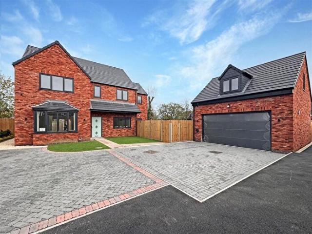 Apartment for rent in Whetstone, Pinfold