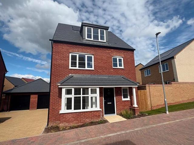 Apartment for rent in Priors Hall Park, Weldon
