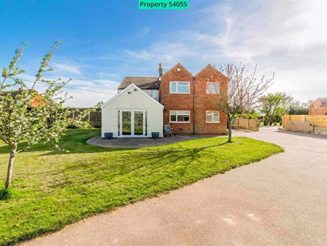 Apartment for rent in No Man's Heath, Gun Hill
