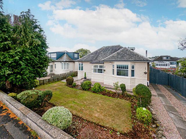 Apartment for rent in Shawmoss, Pollokshields