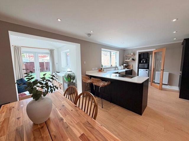 Apartment for rent in Pontlliw and Tircoed, Wales