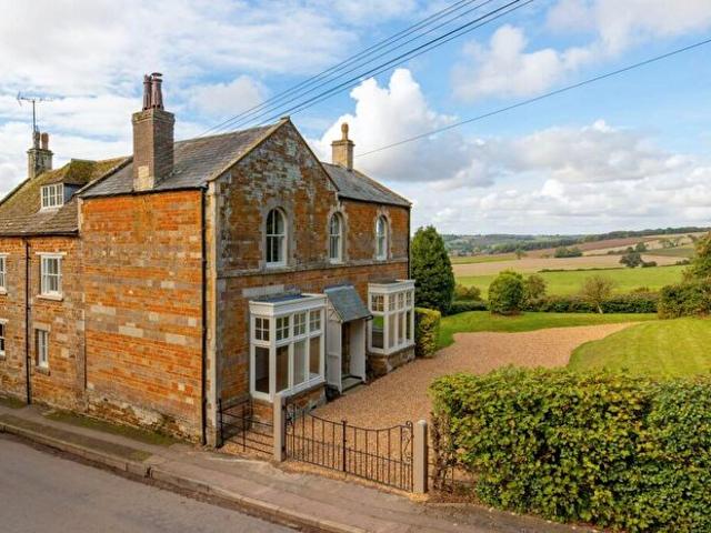 Apartment for rent in Stoke Dry