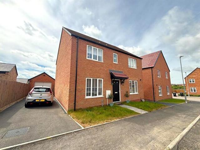 Apartment for rent in Priors Hall Park, Weldon