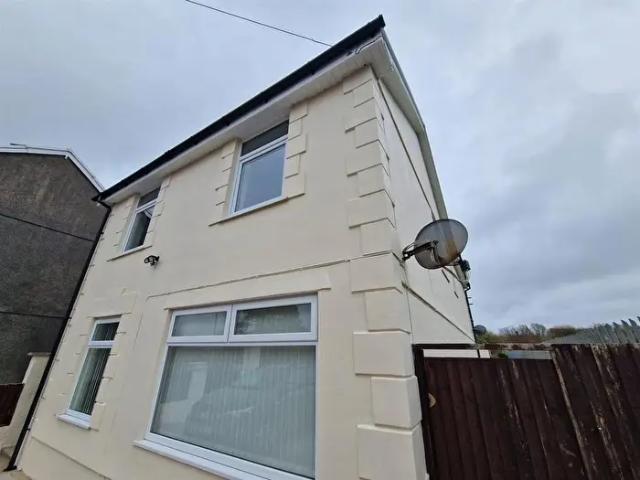 Apartment for rent in Tirdeunaw, Swansea