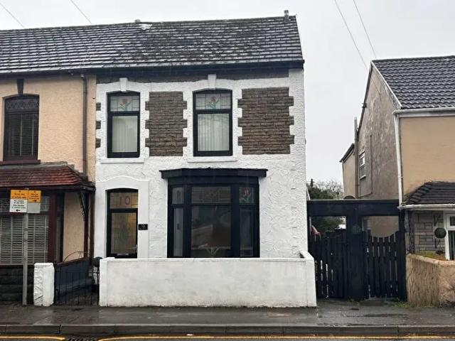 Apartment for rent in Dyffryn Clydach, Neath Abbey