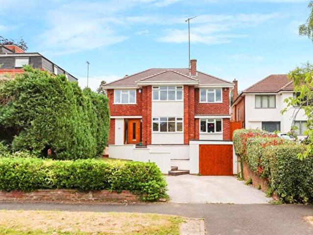 Apartment for rent in Abbey End, Green Close