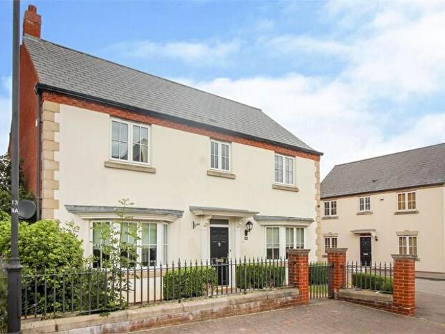 Apartment for rent in Kingsmead, Shenley Brook End
