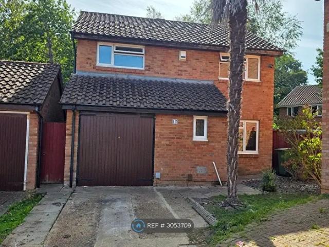 Apartment for rent in Neath Hill, Milton Keynes