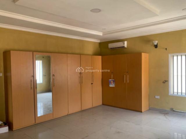 Detached duplex for rent in Ikeja , Abuja