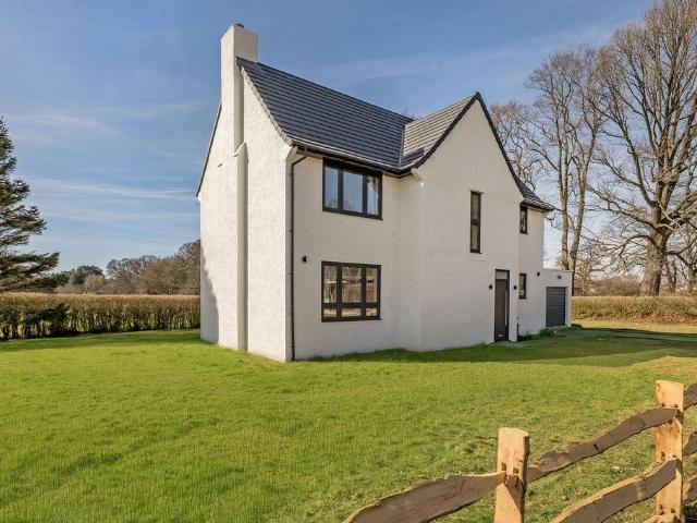 House for sale in Burnshot, Scotland