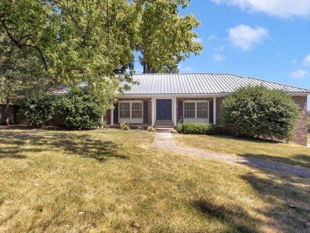 House for sale in Dickson, Tennessee