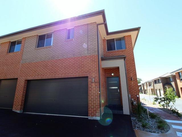 Townhouse for rent in Sydney, New South Wales