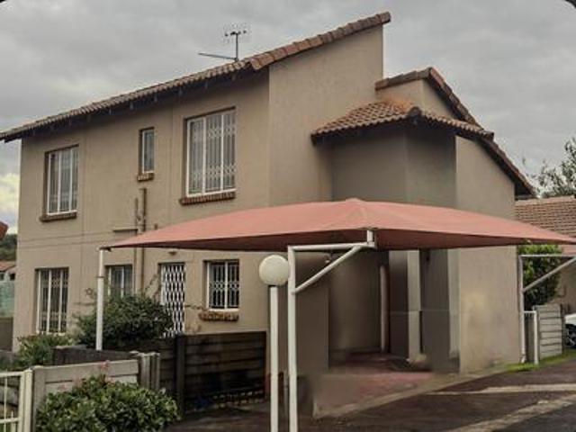 Townhouse for sale in Vosloorus, Gauteng
