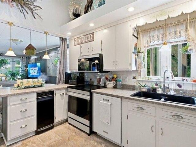 House for sale in Dracut, Massachusetts