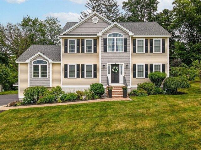 House for sale in Dracut, Massachusetts