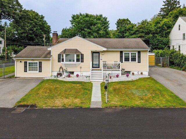 House for sale in Dracut, Massachusetts