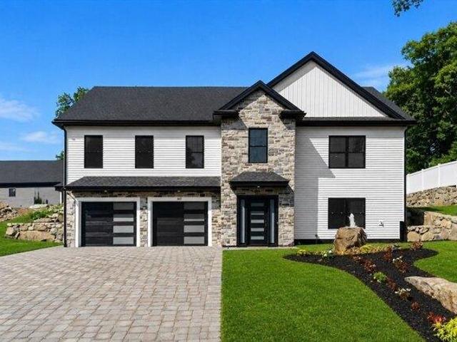 House for sale in Dracut, Massachusetts