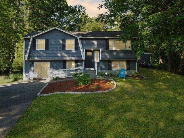 House for sale in Dracut, Massachusetts