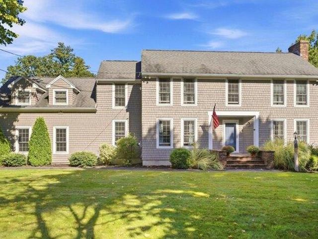 House for sale in Dracut, Middlesex County