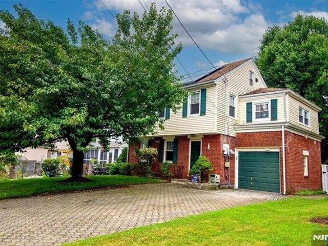 House for sale in Dumont, New Jersey