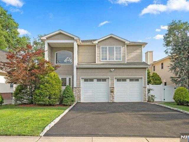 House for sale in Dumont, New Jersey