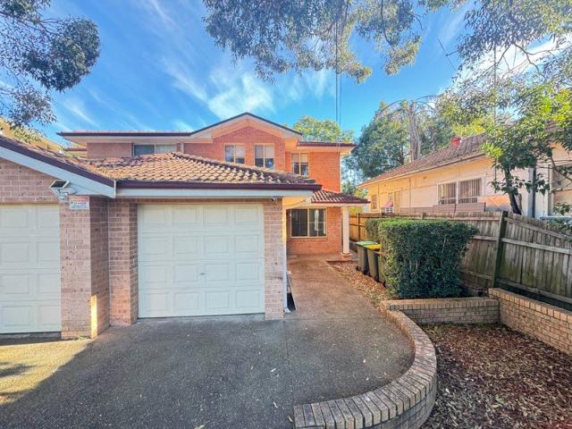 Duplex for rent in Sydney, New South Wales