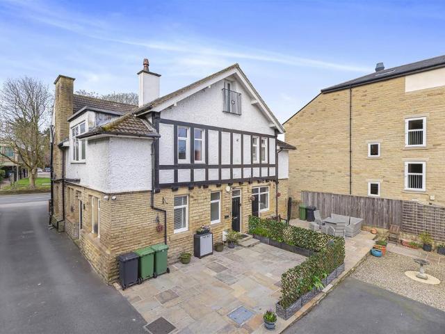 Flat for sale in Garnett Wharfe, Otley