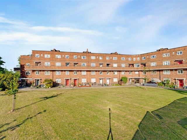 Flat for sale in Greater London