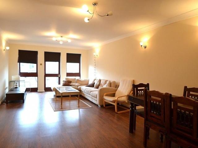 Flat for sale in Ratcliffe, Limehouse
