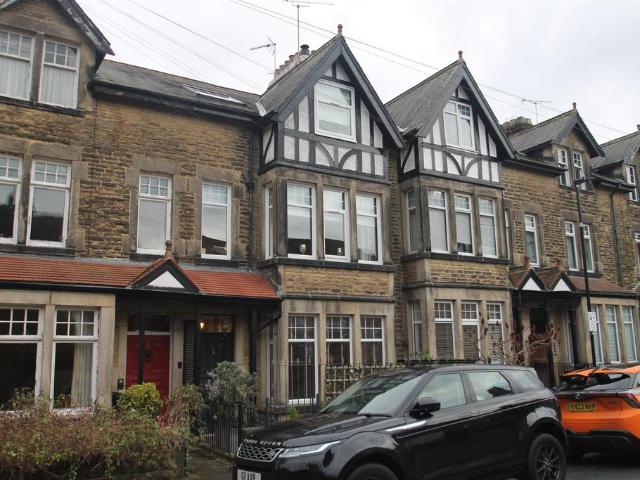 Flat for sale in Low Harrogate, Harrogate