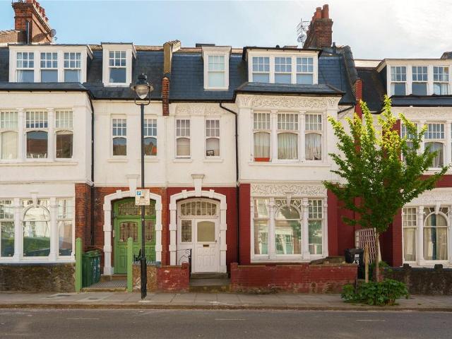 Flat for sale in Belsize Park, Greater London