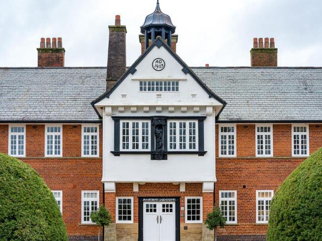 Flat for sale in Great Warford