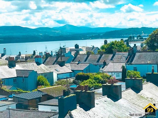Flat for sale in Beaumaris