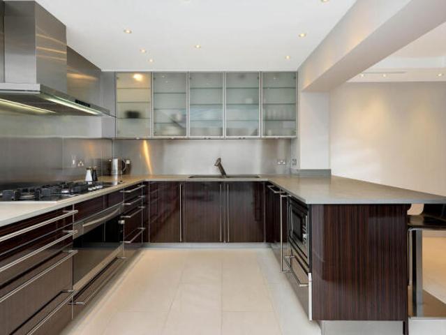 Apartment for sale in Belgravia, Greater London