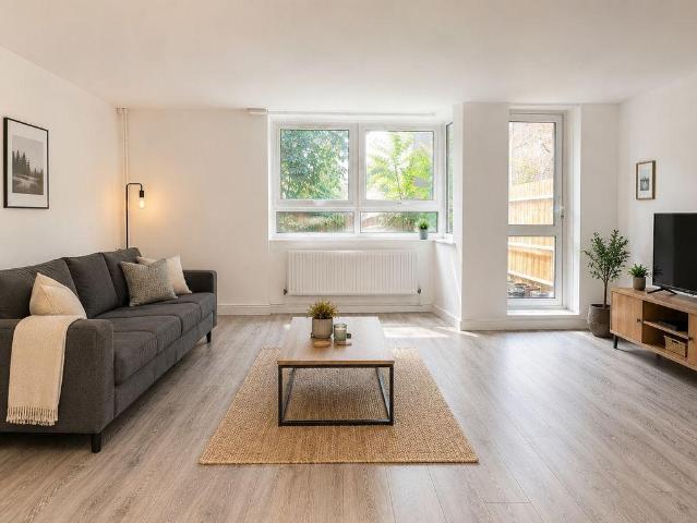 Flat for rent in Bromley-by-Bow, Poplar Grove