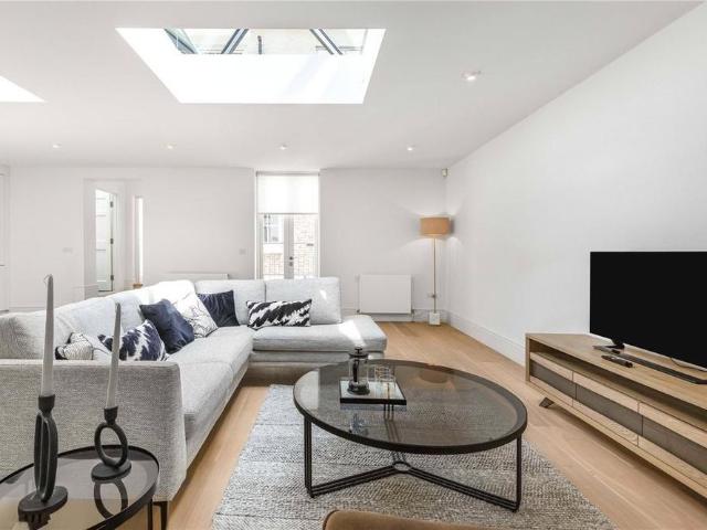 House for rent in East Marylebone, Cat Hill