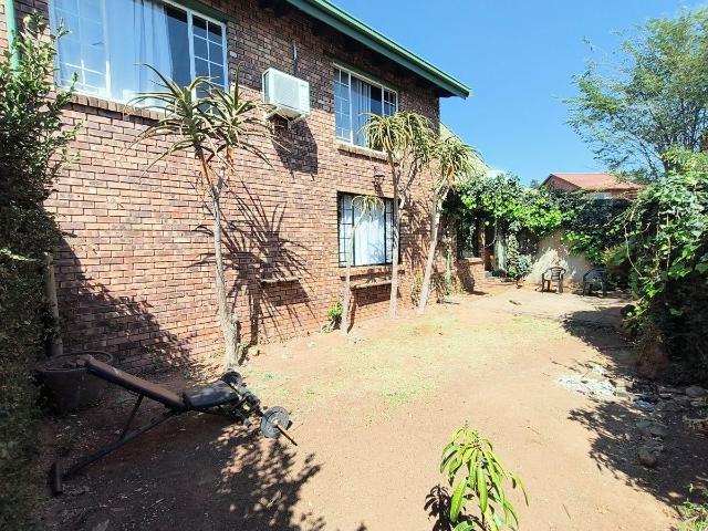 House for rent in Waterkloof, Gauteng
