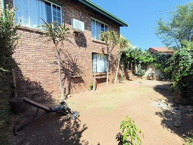 House for rent in Waterkloof, Gauteng