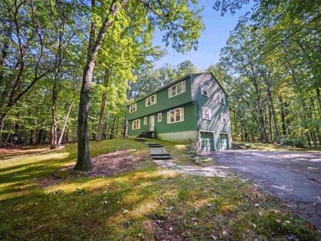 House for sale in Durham, Strafford County